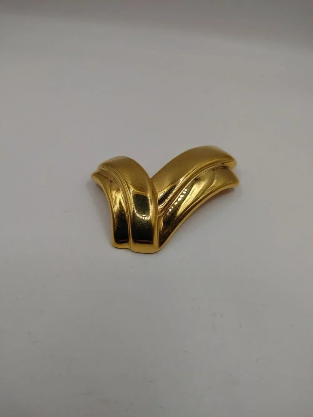VTG BROOCH/PIN SIGNED MONET abstract Double Check Mark design